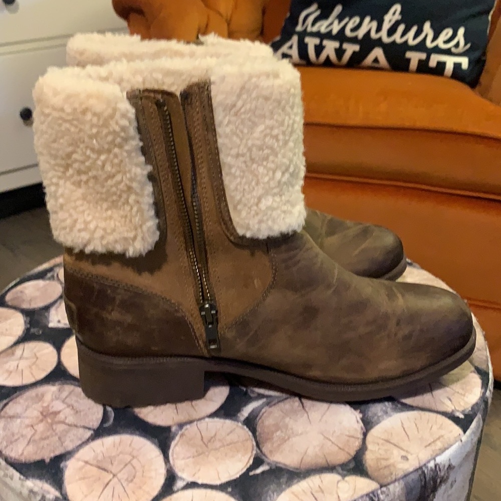 UGG boots - Picture 2 of 4